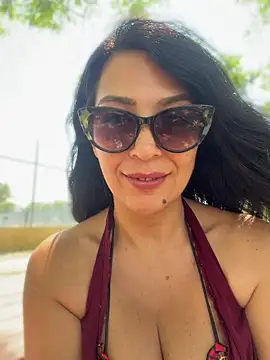 Snapshot of Cataleya80 chatting on May 30, 12:57 pm Cataleya80 online show from May 30, 12:57 pm