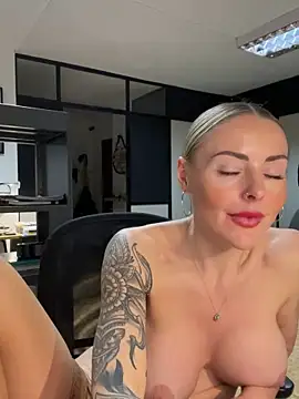 Snapshot of EmaSalis chatting on February 23, 2:57 pm EmaSalis online show from February 23, 2:57 pm