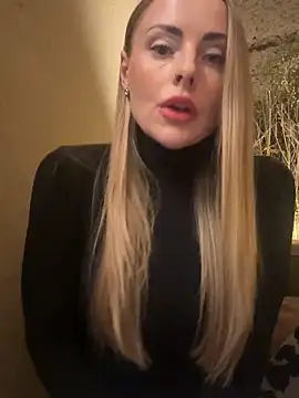 Snapshot of EmaSalis chatting on February 27, 1:17 pm EmaSalis online show from February 27, 1:17 pm