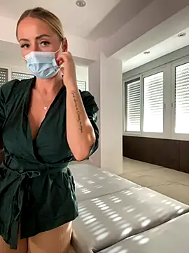 Snapshot of EmaSalis chatting on October 4, 3:43 pm EmaSalis online show from October 4, 3:43 pm