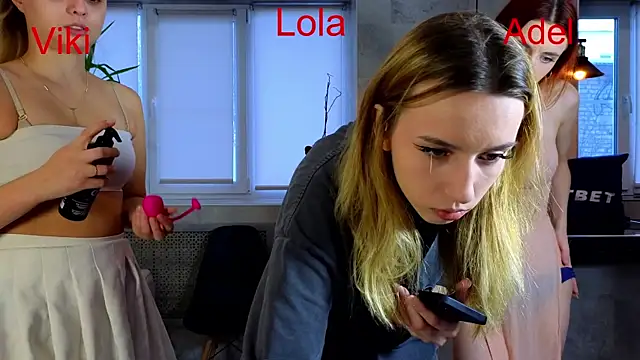 Misss Vikk online show from December 13, 9:46 am