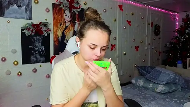 Misss Vikk online show from January 7, 2:14 am