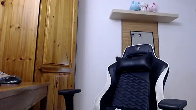 Snapshot of Lisakisss chatting on September 27, 6:51 am Lisakisss online show from September 27, 6:51 am