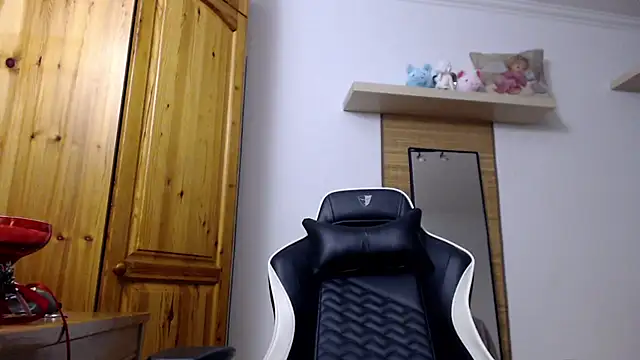 Snapshot of Lisakisss chatting on November 25, 7:58 pm Lisakisss online show from November 25, 7:58 pm