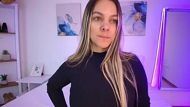 Snapshot of Isabella_Harley chatting on July 15, 1:27 pm Isabella Harley online show from July 15, 1:27 pm