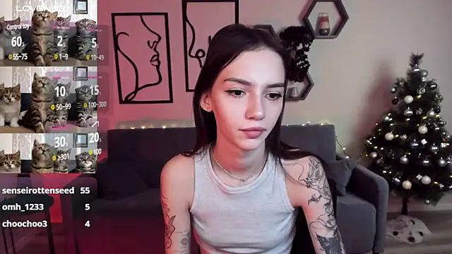 Snapshot of SophieCatty chatting on December 11, 12:12 am SophieCatty online show from December 11, 12:12 am