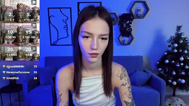 Snapshot of SophieCatty chatting on December 28, 12:04 am SophieCatty online show from December 28, 12:04 am