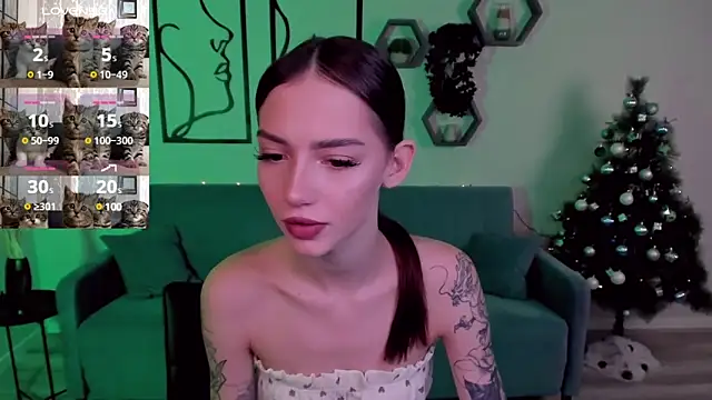 Snapshot of SophieCatty chatting on January 4, 10:49 am SophieCatty online show from January 4, 10:49 am