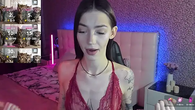 Snapshot of SophieCatty chatting on February 2, 6:04 am SophieCatty online show from February 2, 6:04 am