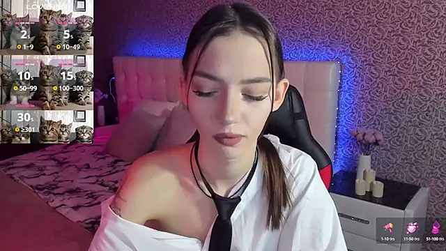 Snapshot of SophieCatty chatting on February 3, 5:40 am SophieCatty online show from February 3, 5:40 am