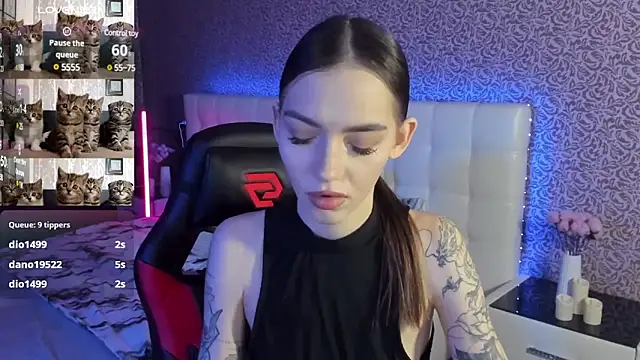 Snapshot of SophieCatty chatting on February 4, 9:38 am SophieCatty online show from February 4, 9:38 am