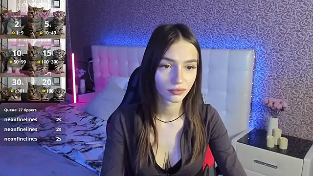 Snapshot of SophieCatty chatting on February 5, 9:36 am SophieCatty online show from February 5, 9:36 am