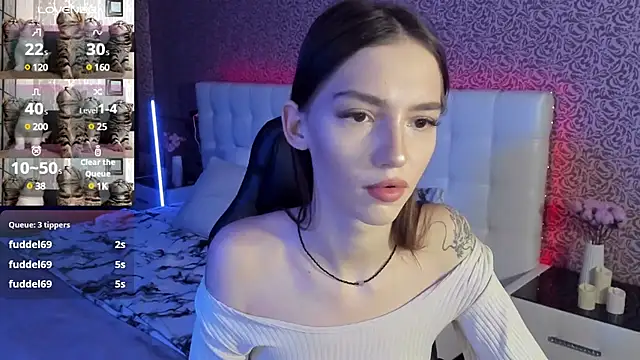 Snapshot of SophieCatty chatting on February 6, 10:04 am SophieCatty online show from February 6, 10:04 am