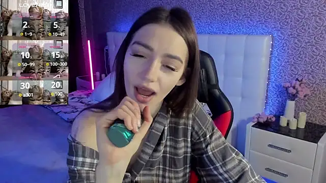 Snapshot of SophieCatty chatting on February 21, 6:07 am SophieCatty online show from February 21, 6:07 am