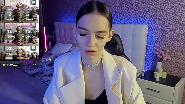 Snapshot of SophieCatty chatting on February 25, 9:42 am SophieCatty online show from February 25, 9:42 am