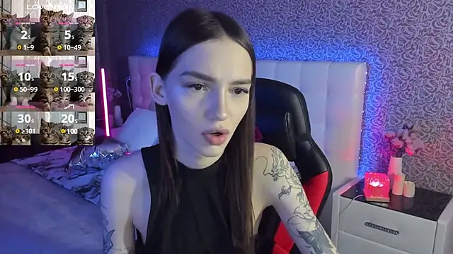 Snapshot of SophieCatty chatting on February 28, 8:31 am SophieCatty online show from February 28, 8:31 am