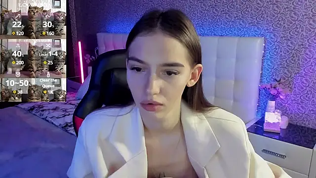 Snapshot of SophieCatty chatting on March 3, 10:49 am SophieCatty online show from March 3, 10:49 am