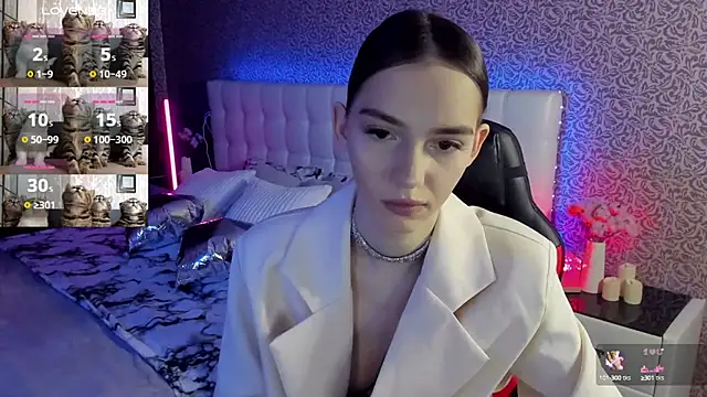 Snapshot of SophieCatty chatting on March 16, 7:15 am SophieCatty online show from March 16, 7:15 am