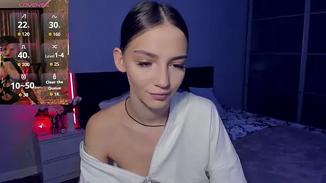 Snapshot of SophieCatty chatting on November 27, 5:53 am SophieCatty online show from November 27, 5:53 am