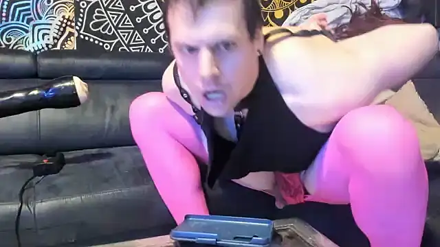 slankecrosdresser online show from November 3, 7:20 am