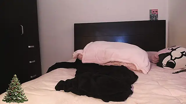 MARIANADIRTY online show from January 4, 4:43 pm