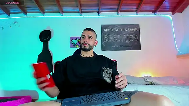 RyanCarter  online show from December 20, 6:35 pm