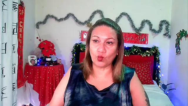 Snapshot of yayita_mature chatting on January 3, 12:00 am yayita mature online show from January 3, 12:00 am