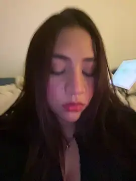 Snapshot of marcimaa chatting on January 19, 4:33 am marcimaa online show from January 19, 4:33 am