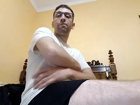 Snapshot of White_rabbit_ chatting on October 30, 9:04 pm White rabbit online show from October 30, 9:04 pm