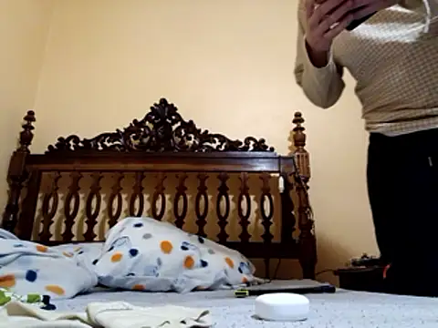 Snapshot of White_rabbit_ chatting on January 13, 8:58 pm White rabbit online show from January 13, 8:58 pm