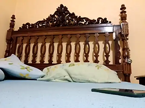 Snapshot of White_rabbit_ chatting on February 13, 9:33 pm White rabbit online show from February 13, 9:33 pm