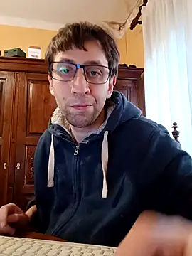 Snapshot of White_rabbit_ chatting on March 2, 10:00 am White rabbit online show from March 2, 10:00 am