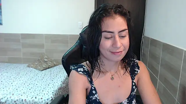 Snapshot of Martina1369 chatting on January 30, 11:02 pm Martina1369 online show from January 30, 11:02 pm