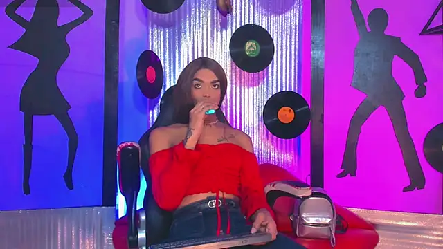 nickyminach  online show from July 28, 8:52 pm
