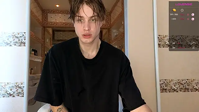 Snapshot of Cryptikov chatting on October 23, 7:40 am Cryptikov online show from October 23, 7:40 am