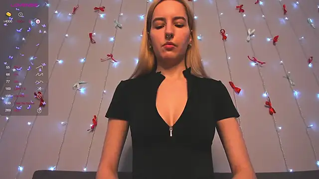 Snapshot of Fire_moth chatting on February 3, 8:41 am Fire moth online show from February 3, 8:41 am