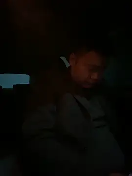 Snapshot of S00 chatting on December 5, 12:19 am S00 online show from December 5, 12:19 am