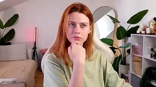 Snapshot of doll_lesli chatting on October 24, 9:38 am doll lesli online show from October 24, 9:38 am