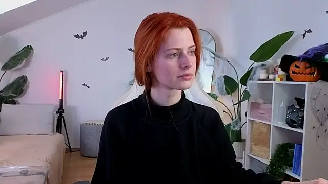 Snapshot of doll_lesli chatting on November 2, 9:33 am doll lesli online show from November 2, 9:33 am