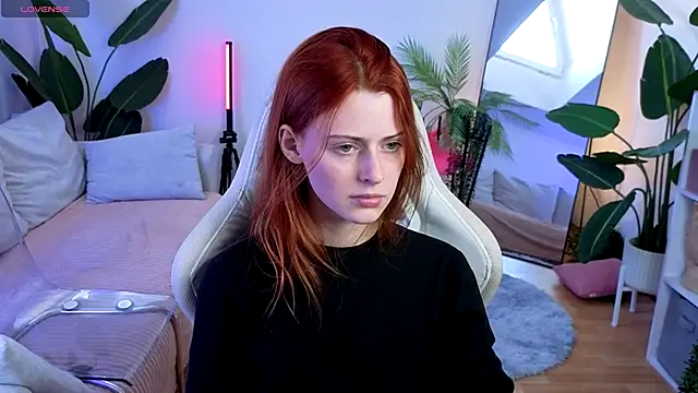 Snapshot of doll_lesli chatting on November 8, 10:04 am doll lesli online show from November 8, 10:04 am