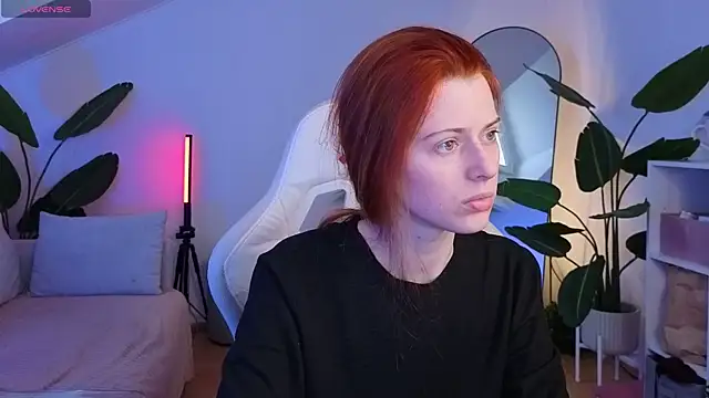 Snapshot of doll_lesli chatting on November 12, 6:36 am doll lesli online show from November 12, 6:36 am