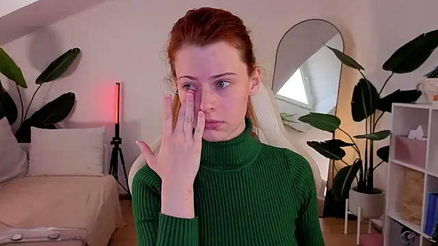 Snapshot of doll_lesli chatting on November 27, 9:44 am doll lesli online show from November 27, 9:44 am