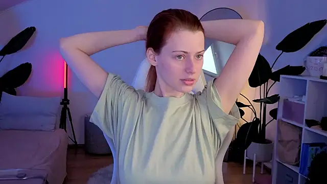 Snapshot of doll_lesli chatting on December 5, 11:30 am doll lesli online show from December 5, 11:30 am