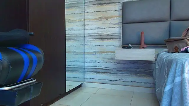 oliver  brown online show from December 18, 12:49 am