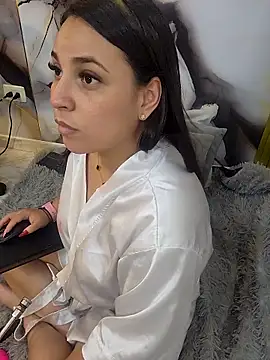 LizzRouse online show from May 8, 9:09 pm