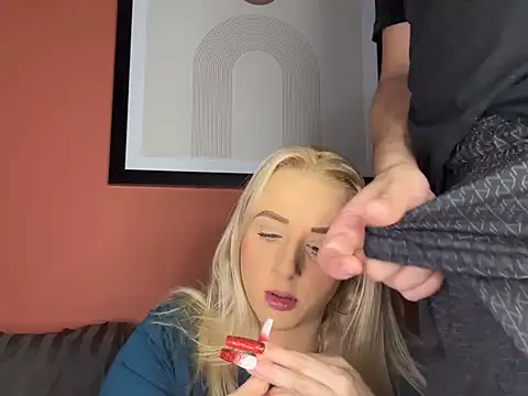 Snapshot of Strongqueen chatting on December 28, 8:04 pm Strongqueen online show from December 28, 8:04 pm