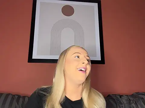 Snapshot of Strongqueen chatting on December 29, 8:04 pm Strongqueen online show from December 29, 8:04 pm