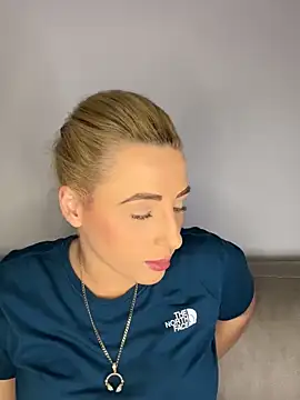 Snapshot of Strongqueen chatting on January 23, 4:04 pm Strongqueen online show from January 23, 4:04 pm