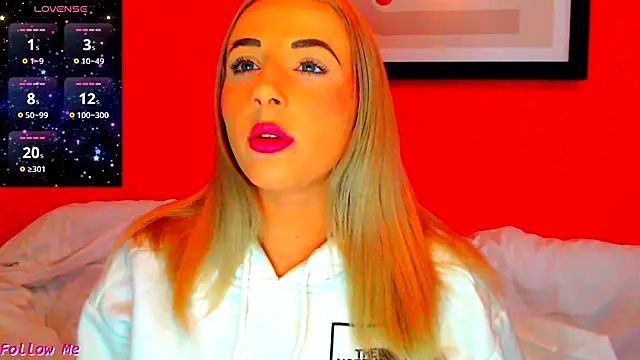 Snapshot of Strongqueen chatting on February 21, 9:32 pm Strongqueen online show from February 21, 9:32 pm