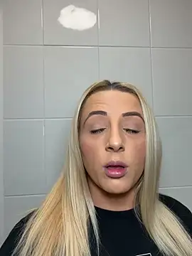 Snapshot of Strongqueen chatting on November 21, 6:50 pm Strongqueen online show from November 21, 6:50 pm